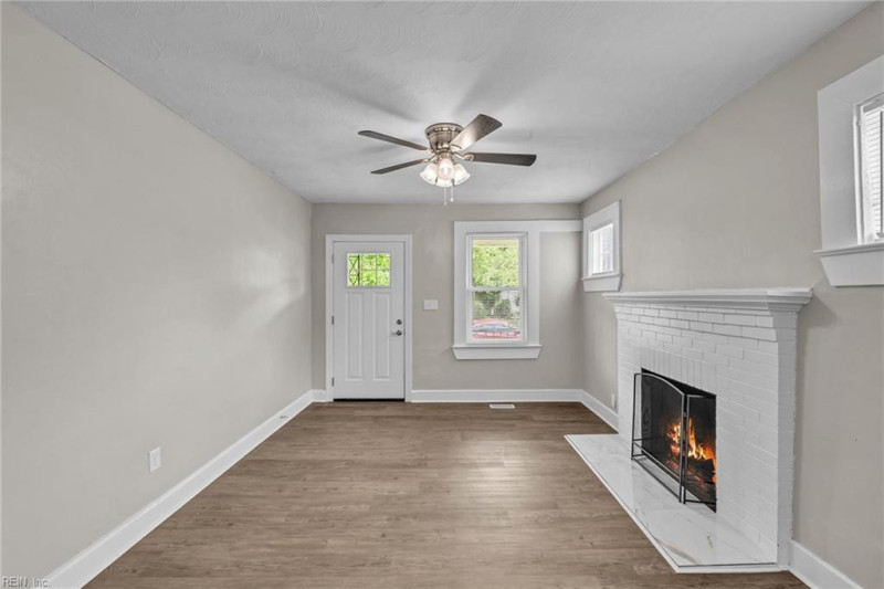 Photo 15 of 46 residential for sale in Hampton virginia