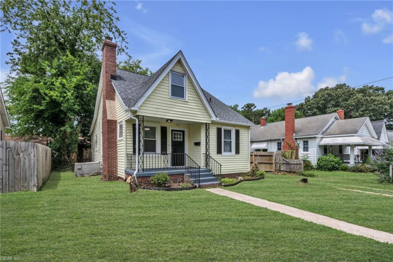 Photo 3 of 46 residential for sale in Hampton virginia