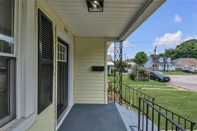 Photo 6 of 46 residential for sale in Hampton virginia
