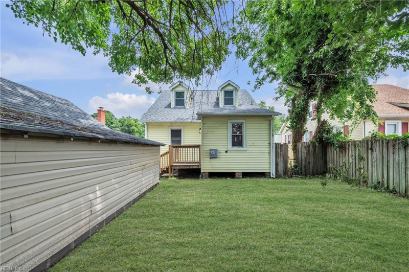 Photo 7 of 46 residential for sale in Hampton virginia