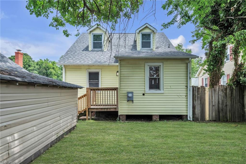 Photo 8 of 46 residential for sale in Hampton virginia