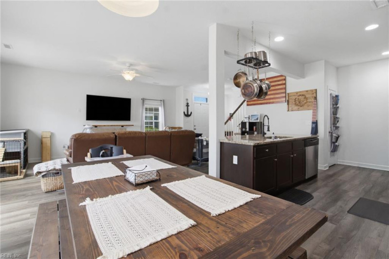Photo 12 of 49 residential for sale in Virginia Beach virginia