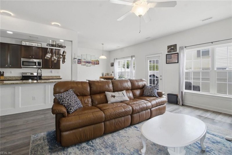 Photo 13 of 49 residential for sale in Virginia Beach virginia