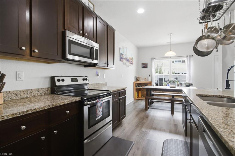 Photo 14 of 49 residential for sale in Virginia Beach virginia