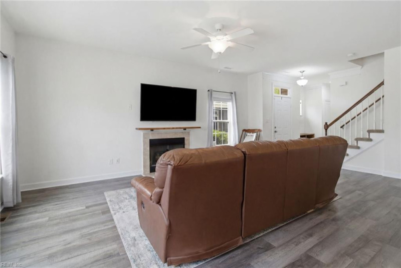 Photo 17 of 49 residential for sale in Virginia Beach virginia