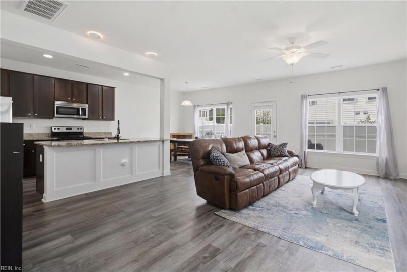 Photo 4 of 49 residential for sale in Virginia Beach virginia