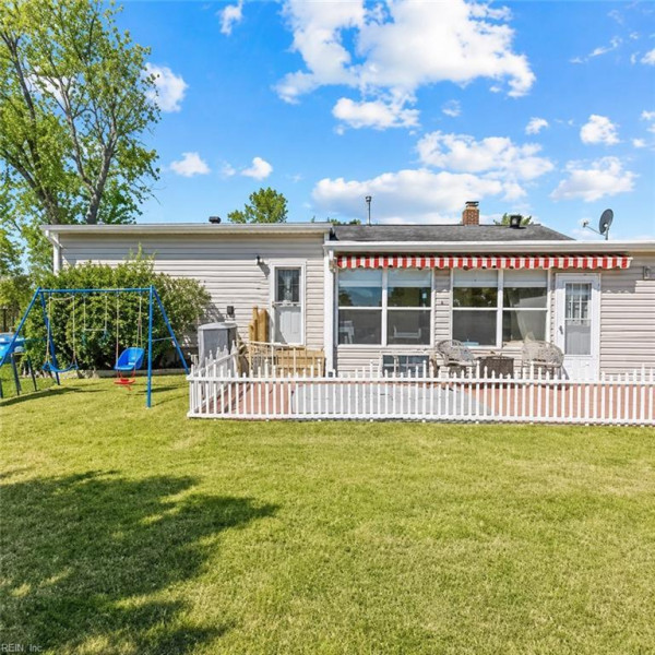 Photo 3 of 17 residential for sale in Norfolk virginia