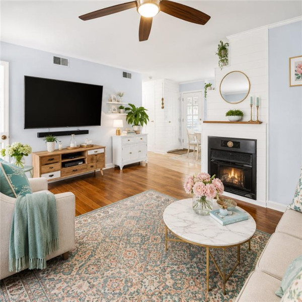 Photo 7 of 17 residential for sale in Norfolk virginia