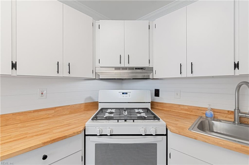 Photo 13 of 47 residential for sale in Norfolk virginia