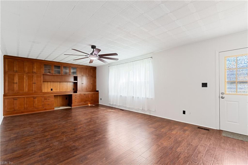 Photo 16 of 47 residential for sale in Norfolk virginia