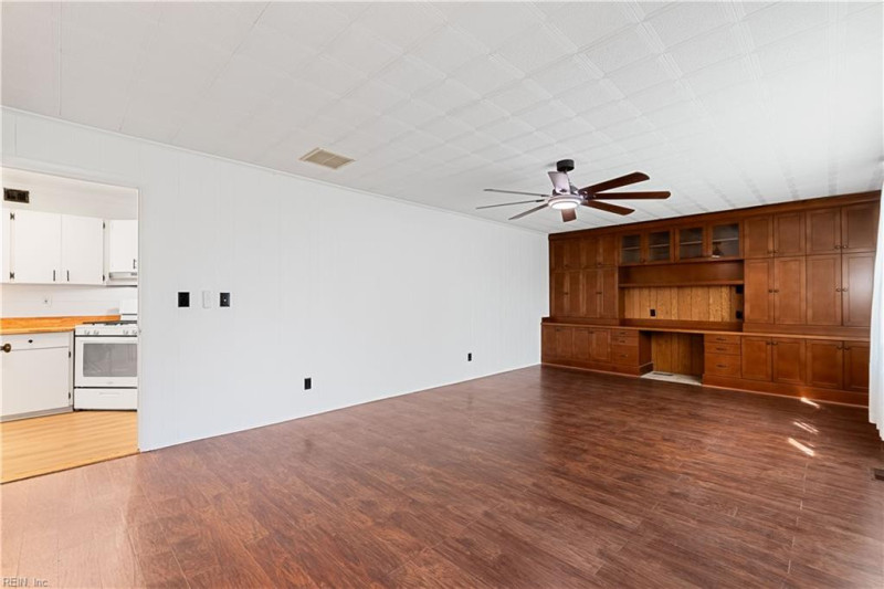Photo 17 of 47 residential for sale in Norfolk virginia
