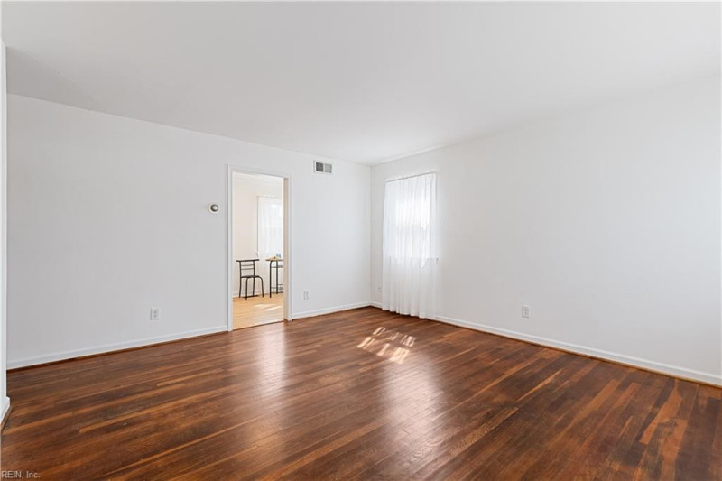 Photo 4 of 47 residential for sale in Norfolk virginia