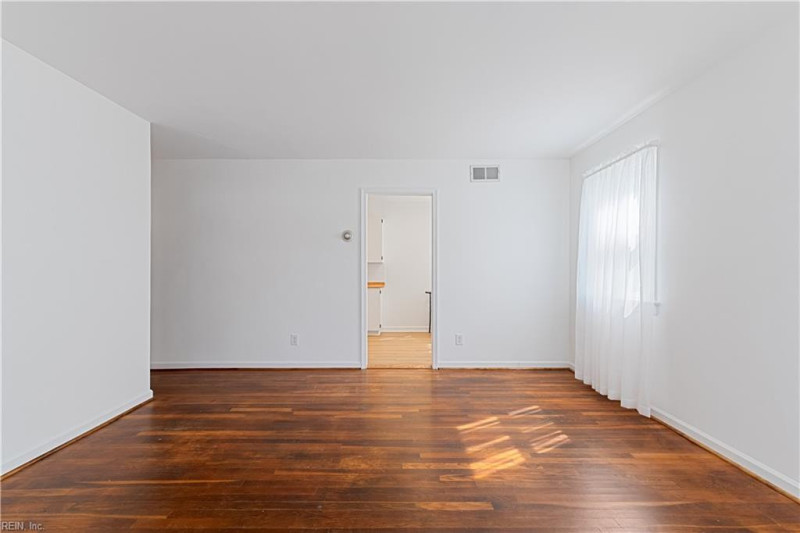 Photo 5 of 47 residential for sale in Norfolk virginia