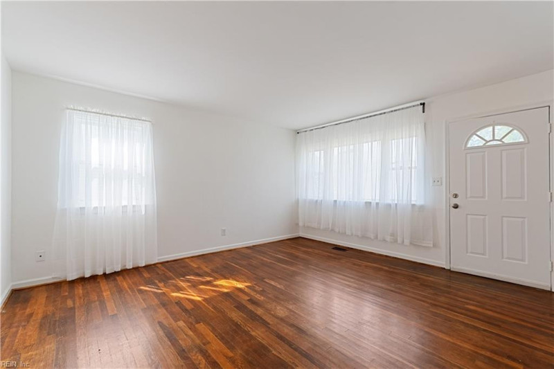 Photo 7 of 47 residential for sale in Norfolk virginia