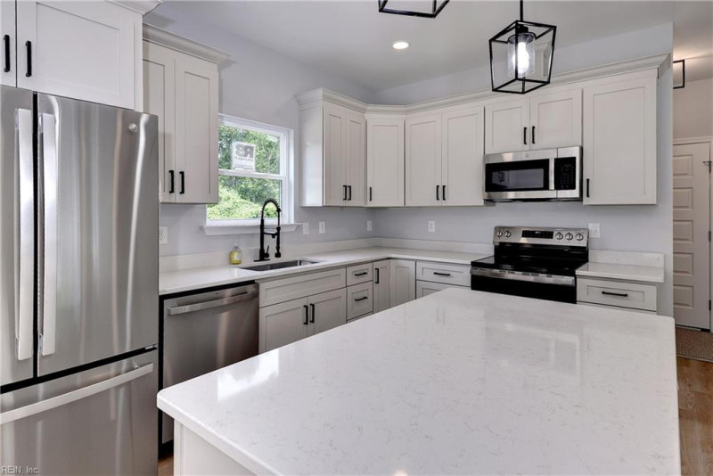 Photo 15 of 35 residential for sale in James City County virginia