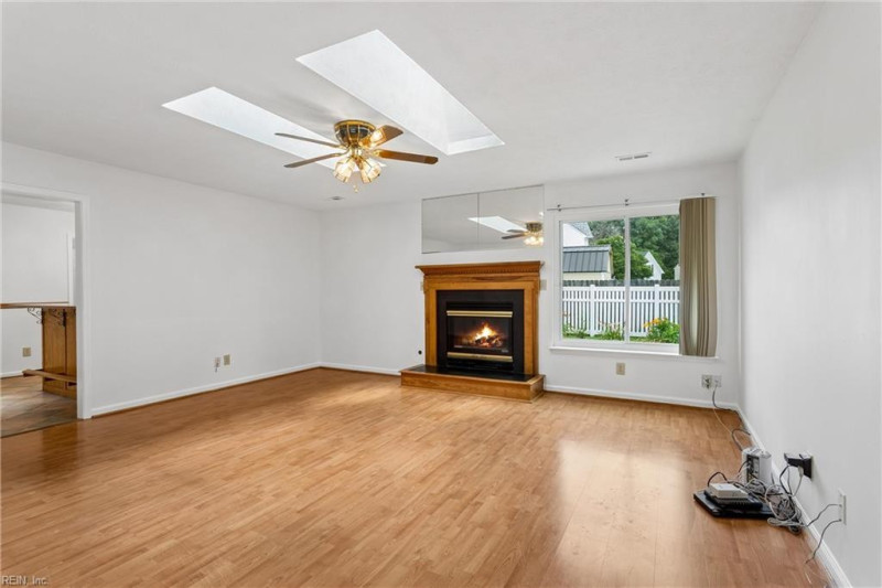 Photo 13 of 49 residential for sale in Hampton virginia