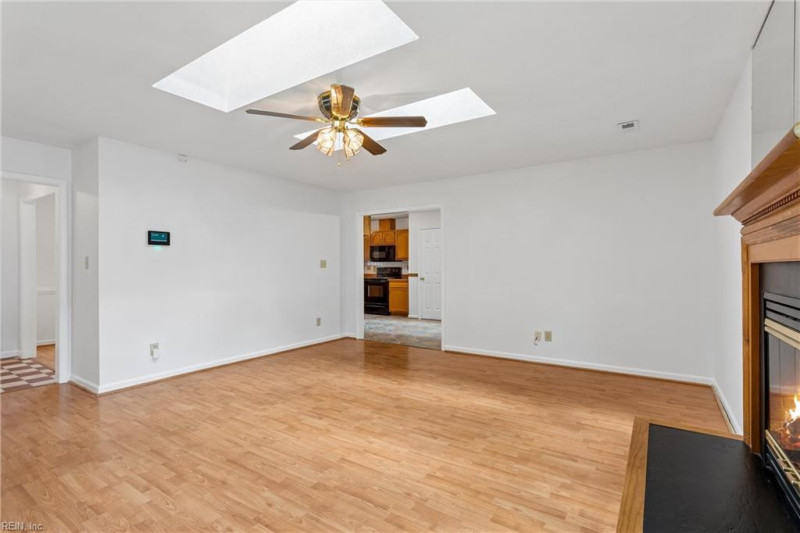 Photo 16 of 49 residential for sale in Hampton virginia