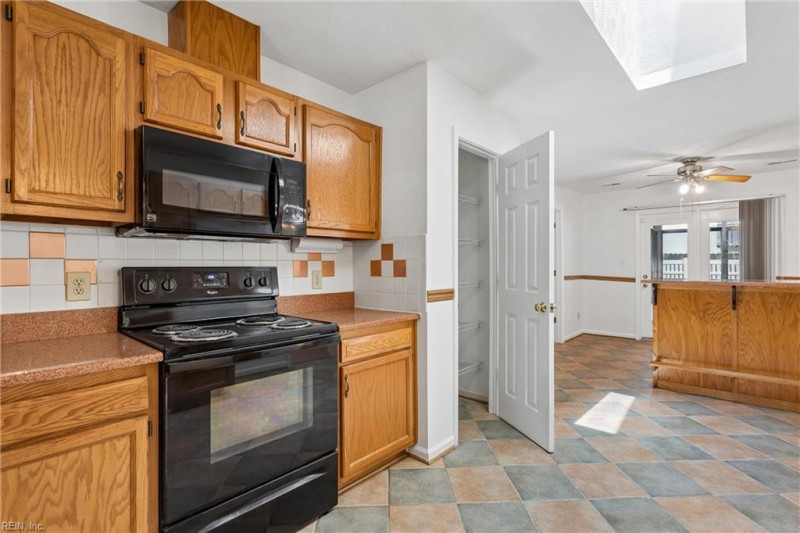 Photo 20 of 49 residential for sale in Hampton virginia