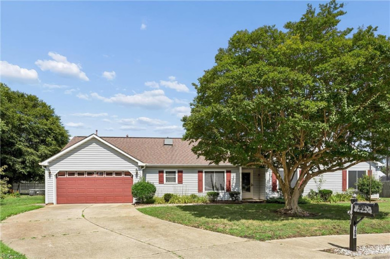 Photo 4 of 49 residential for sale in Hampton virginia