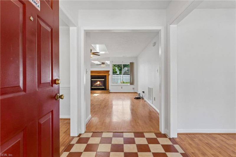 Photo 6 of 49 residential for sale in Hampton virginia