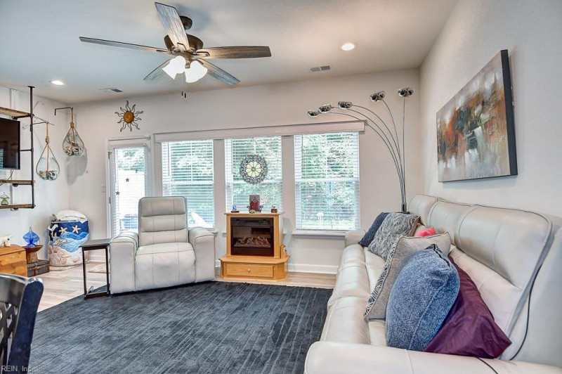 Photo 10 of 39 residential for sale in Suffolk virginia