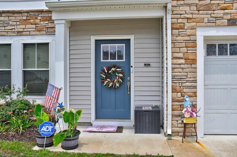 Photo 4 of 39 residential for sale in Suffolk virginia
