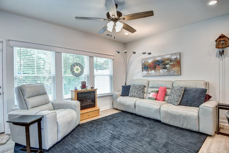 Photo 8 of 39 residential for sale in Suffolk virginia
