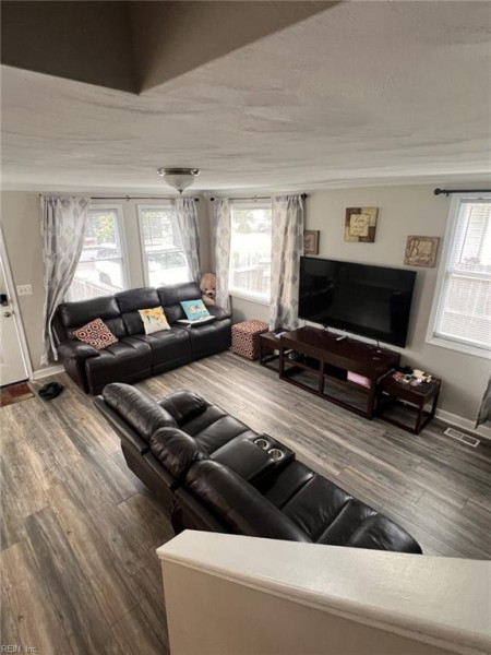 Photo 6 of 29 residential for sale in Portsmouth virginia
