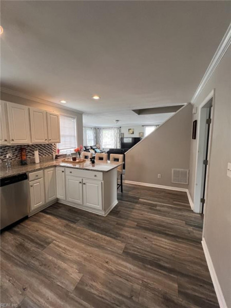 Photo 8 of 29 residential for sale in Portsmouth virginia