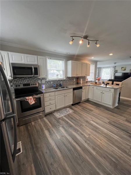 Photo 9 of 29 residential for sale in Portsmouth virginia
