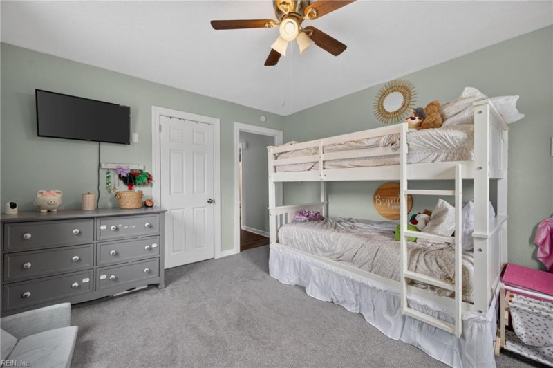 Photo 18 of 50 residential for sale in Chesapeake virginia