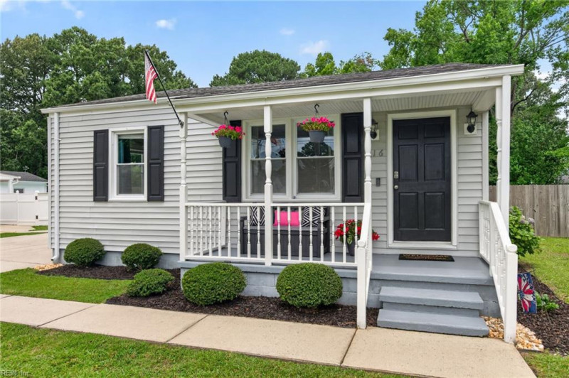 Photo 2 of 50 residential for sale in Chesapeake virginia