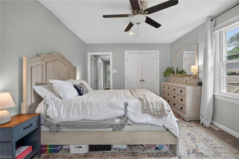 Photo 20 of 50 residential for sale in Chesapeake virginia
