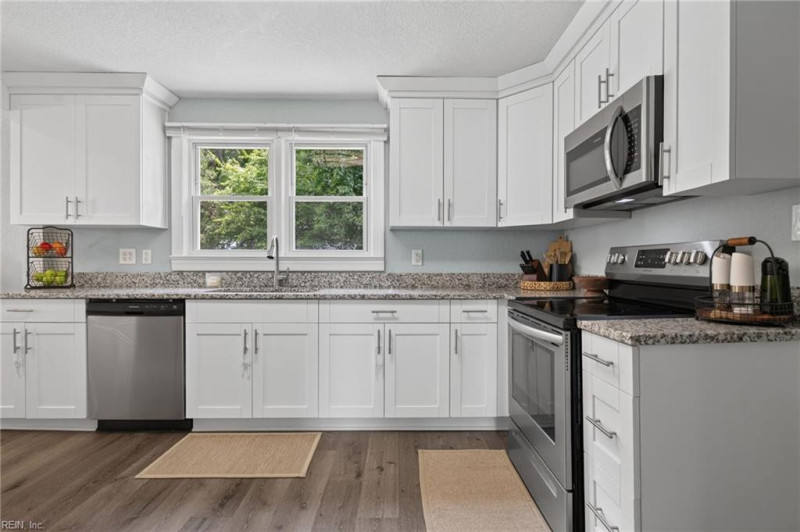 Photo 27 of 50 residential for sale in Chesapeake virginia