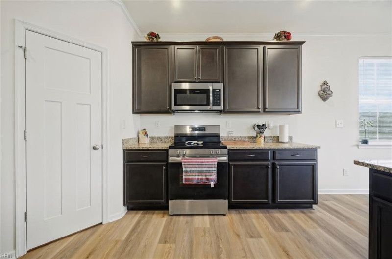 Photo 15 of 43 residential for sale in Chesapeake virginia