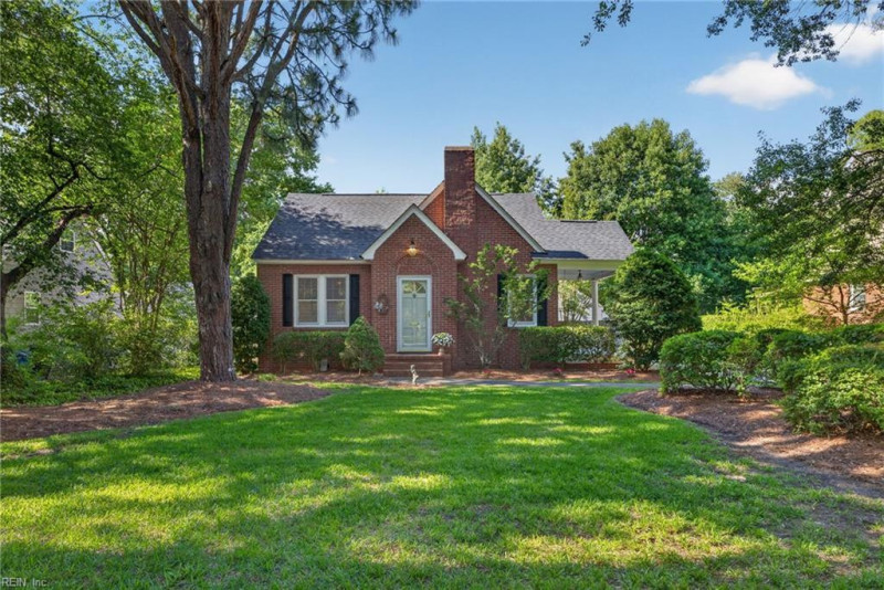 Photo 1 of 28 residential for sale in Portsmouth virginia
