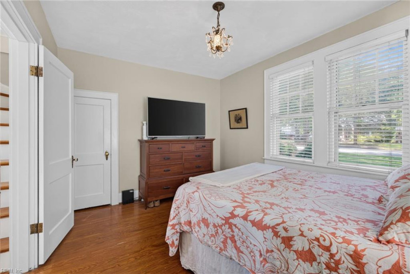 Photo 16 of 28 residential for sale in Portsmouth virginia