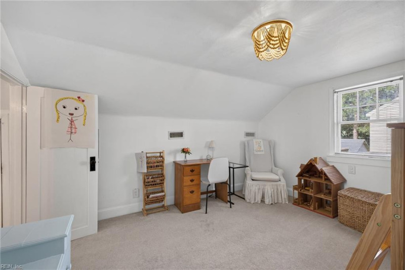 Photo 18 of 28 residential for sale in Portsmouth virginia