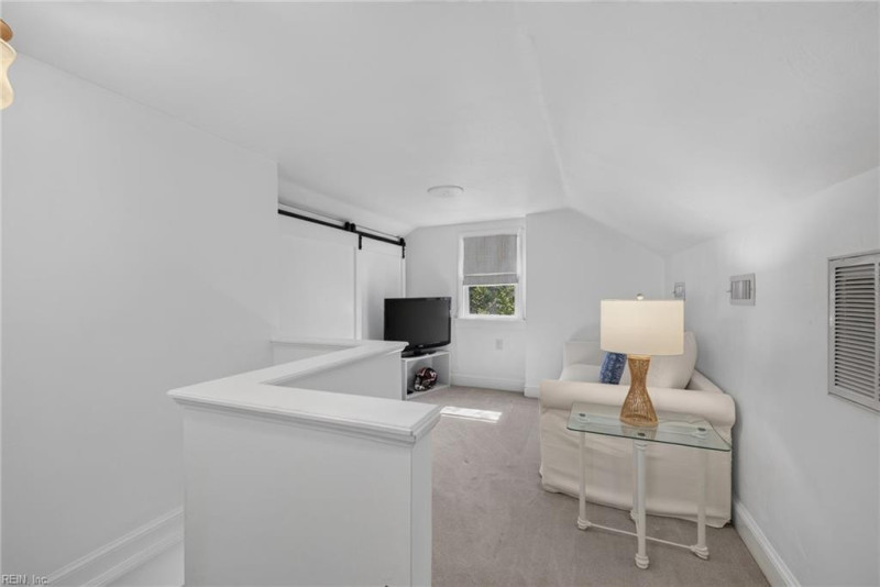 Photo 19 of 28 residential for sale in Portsmouth virginia
