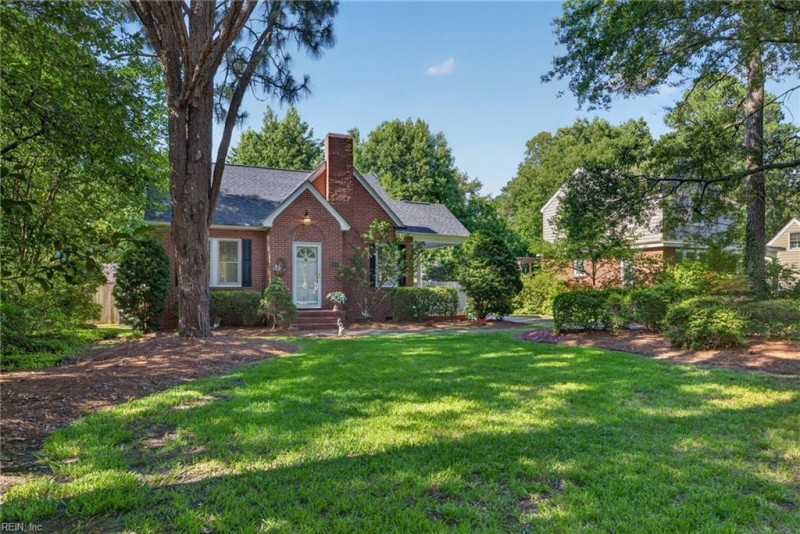 Photo 2 of 28 residential for sale in Portsmouth virginia