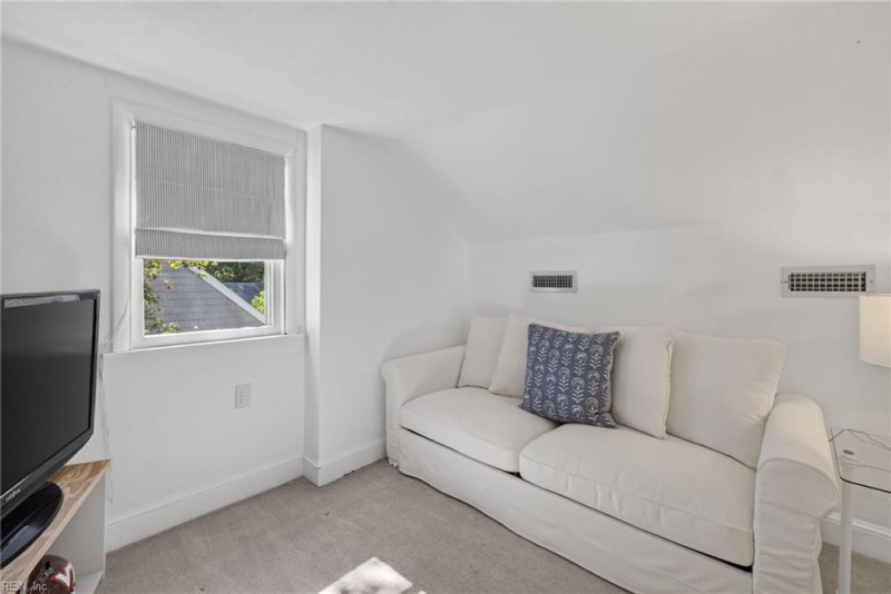 Photo 20 of 28 residential for sale in Portsmouth virginia