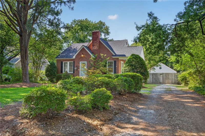 Photo 4 of 28 residential for sale in Portsmouth virginia