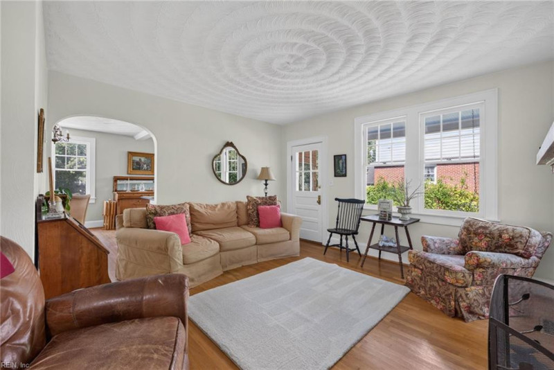 Photo 5 of 28 residential for sale in Portsmouth virginia