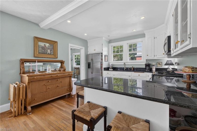 Photo 8 of 28 residential for sale in Portsmouth virginia