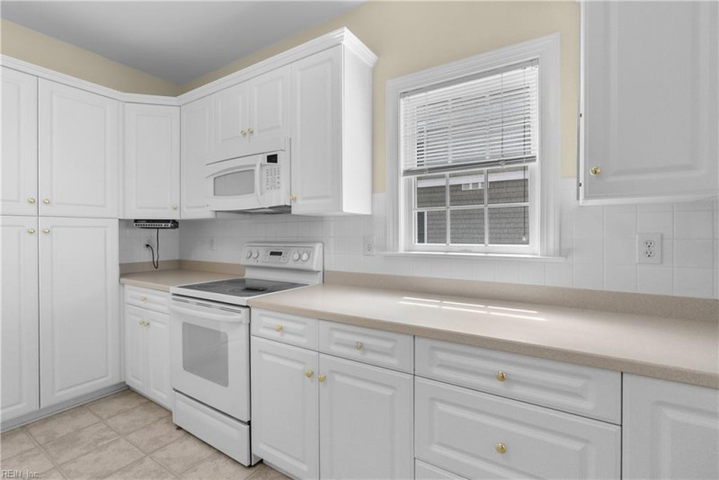 Photo 25 of 48 residential for sale in Virginia Beach virginia