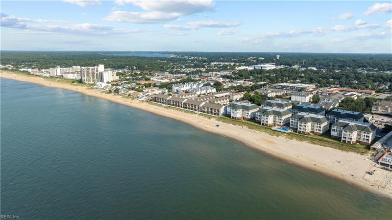 Photo 3 of 48 residential for sale in Virginia Beach virginia