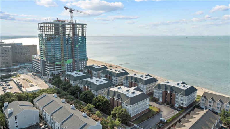 Photo 4 of 48 residential for sale in Virginia Beach virginia