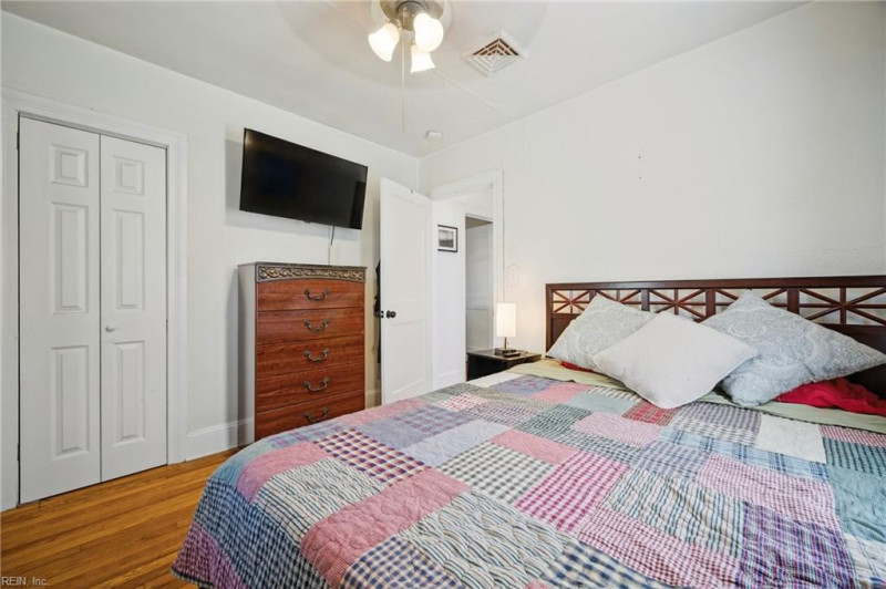 Photo 13 of 26 residential for sale in Norfolk virginia