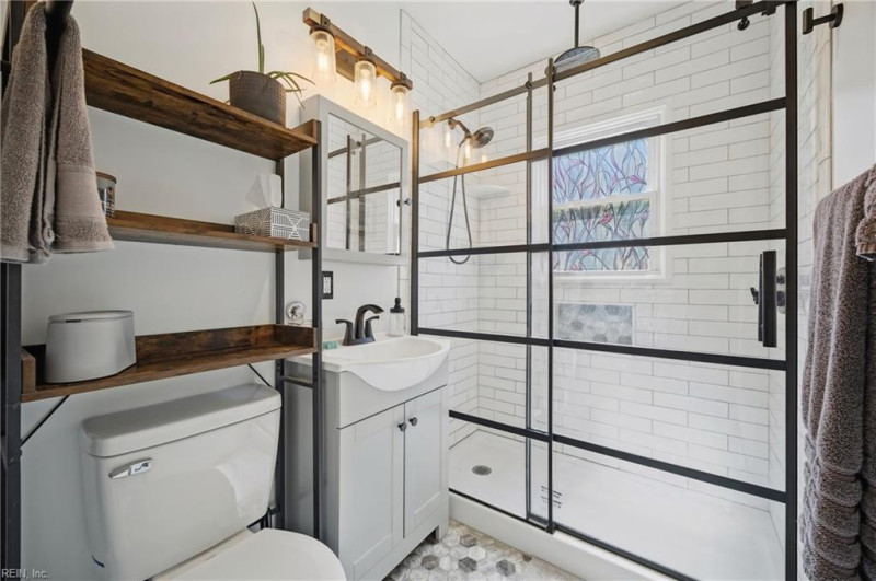 Photo 3 of 26 residential for sale in Norfolk virginia