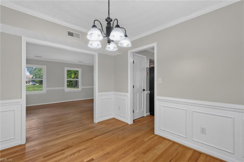 Photo 11 of 42 residential for sale in Newport News virginia